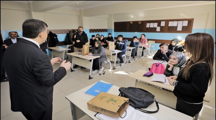 Fadıloğlu, &ouml;ğrencilere başarı diledi