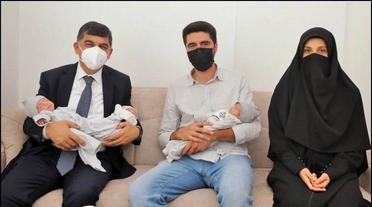 Fadıloğlu, &uuml;&ccedil;&uuml;z bebek sevincine ortak oldu...