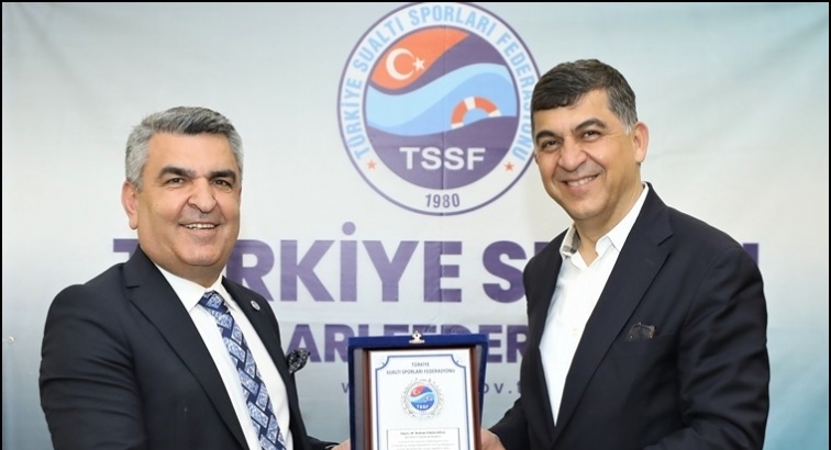 Fadıloğlu&rsquo;na 'Federasyon Onur &Ouml;d&uuml;l&uuml;'