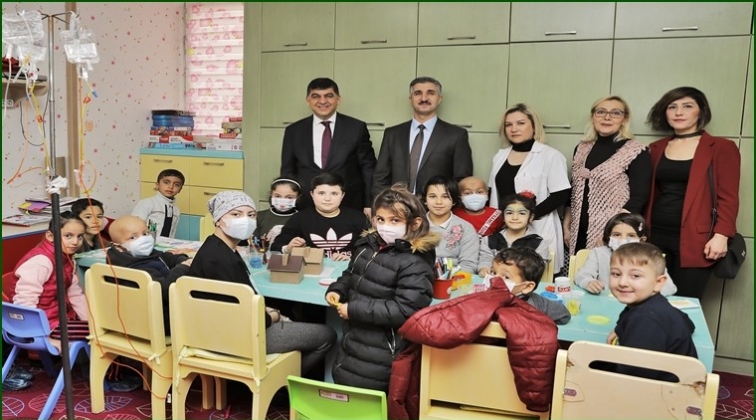 Fadıloğlu'ndan hastalara moral ziyareti