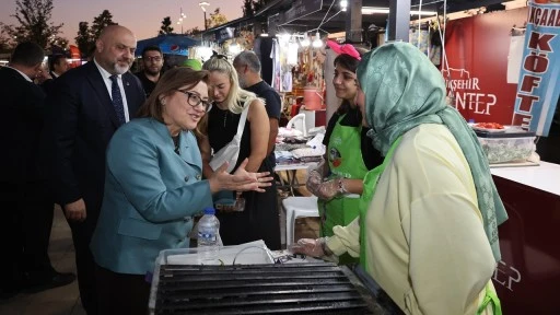 Fatma Şahin'den Lezzet Sokağı’na ziyaret