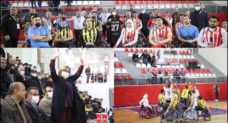Fatma Şahin, Gazişehir maçını izledi...