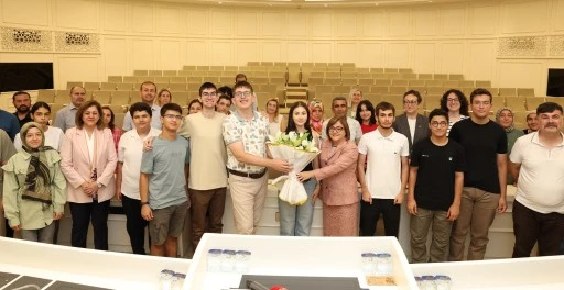 Fatma Şahin gen&ccedil;leri ağırladı 