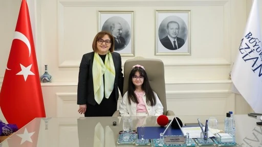 Fatma Şahin, koltuğunu Beren&rsquo;e devretti...