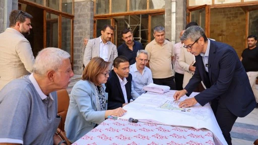 Fatma Şahin, tarihi yerlerde incelemelerde bulundu