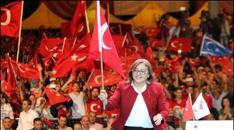 Fatma Şahin'den 15 Temmuz mesajı...