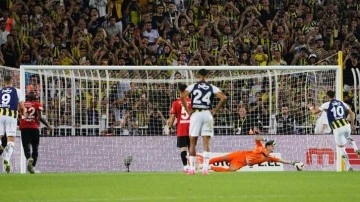 Fenerbahçe 10 kişi kalan Gaziantep FK'yı zor geçti: 2-1