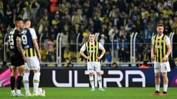 Fenerbahçe, evinde liderliği Galatasaray'a kaptırdı: 2-2
