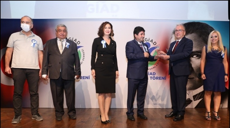 GAGİAD&rsquo;dan CAHİDE&rsquo;ye &ouml;d&uuml;l...