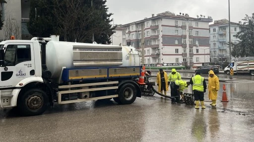 GASKİ ekipleri, yağışlara karşı &ccedil;alışmalarını hızlandırdı