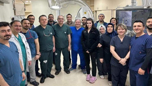 GA&Uuml;N Hastanesi&rsquo;nde b&ouml;lge i&ccedil;in bir ilk: Ameliyatsız Mitral Kapak Tamiri