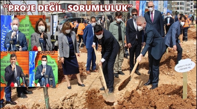 Gazeteciler ağa&ccedil; dikti&hellip;