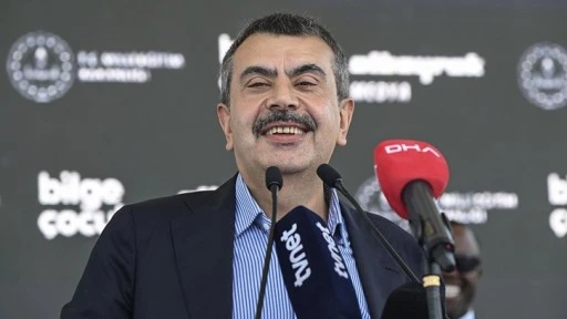 Gazeteciler 'LGS'yi sordu, Bakan Yusuf Tekin, 'CHP' dedi!