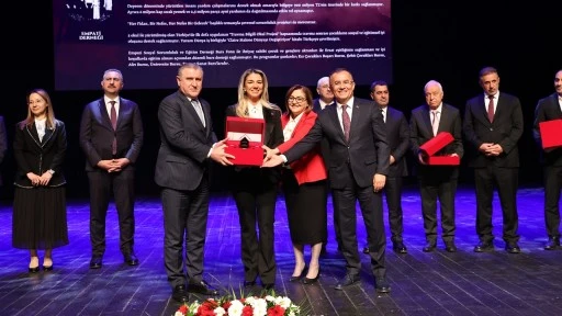 Gaziantep&rsquo;e değer katanlar &ouml;d&uuml;llendirildi