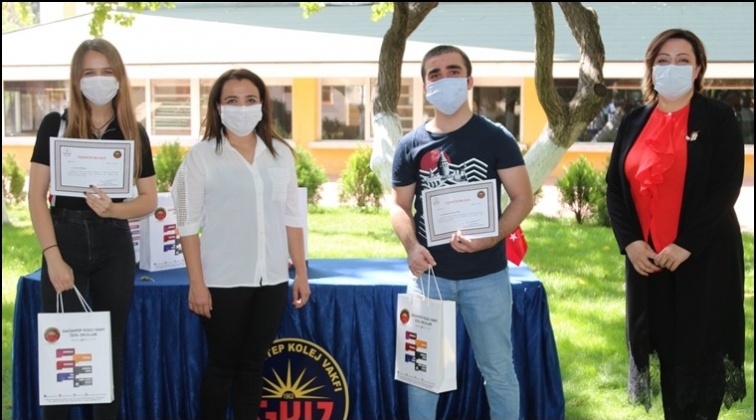 Gaziantep Kolej Vakfı&rsquo;nda &ouml;d&uuml;l yağmuru