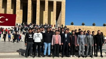 Gaziantep Ülkü Ocakları Anıtkabir'de...