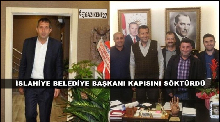 Gaziantepli başkan makam odasının kapısını s&ouml;kt&uuml;rd&uuml;