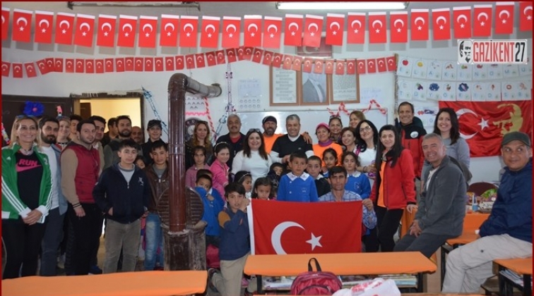 Gaziantepli dağcılardan Köy okullarına yardım