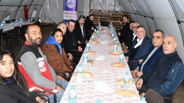 Gaziantepli halıcılar depremzedelerle iftarda buluştu