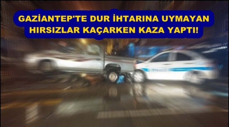 Gaziantep'te çalıntı malzeme yüklü araç kaza yaptı