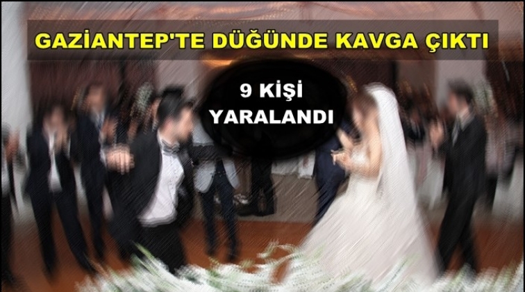 Gaziantep'te d&uuml;ğ&uuml;nde bı&ccedil;aklı kavga: 9 yaralı