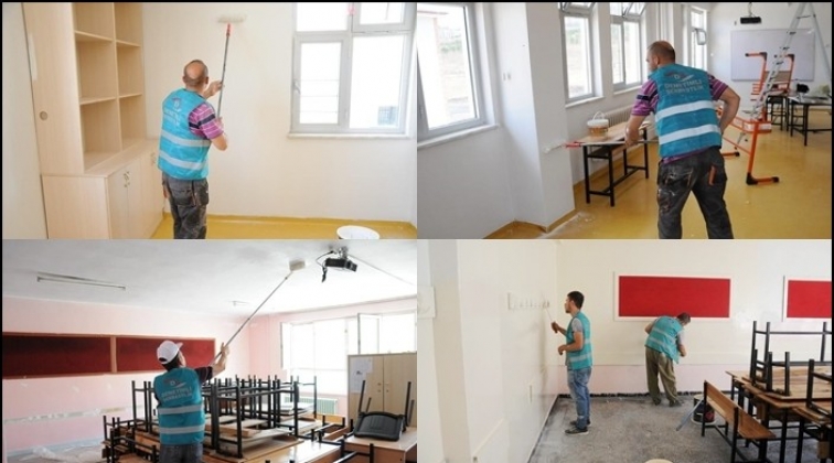 Gaziantep'te hükümlüler okulları boyadı