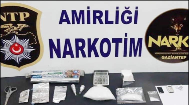 Gaziantep'te ş&uuml;pheli ara&ccedil;tan uyuşturucu &ccedil;ıktı!