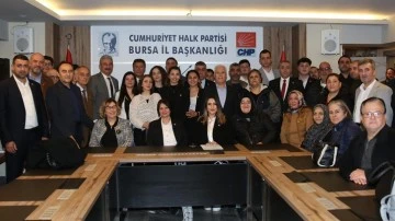 Gelecek Partisi'nden istifa eden 750 kişi CHP'ye katıldı