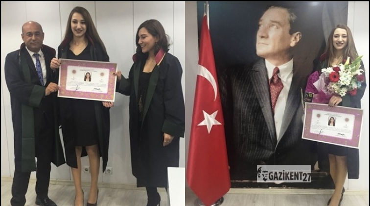 Gen&ccedil; avukat c&uuml;bbe giydi