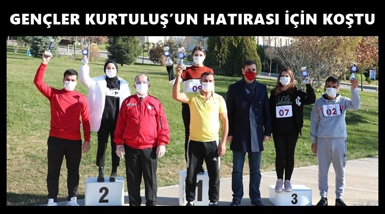 Gen&ccedil;ler Kurtuluş&rsquo;un hatırası i&ccedil;in koştu...