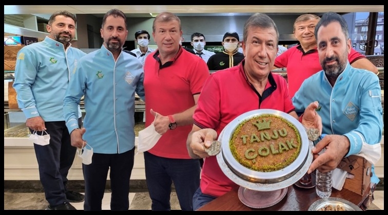 Gol Kralı, kadayıfın kralı ile buluştu