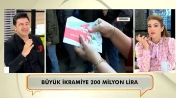 Hakan Ural'dan canlı yayında m&uuml;thiş 'U d&ouml;n&uuml;ş&uuml;'