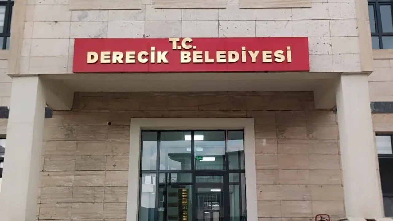 Hakkari'de Yeniden Refah Partisi'li Derecik Belediyesi AKP'ye ge&ccedil;ti! 