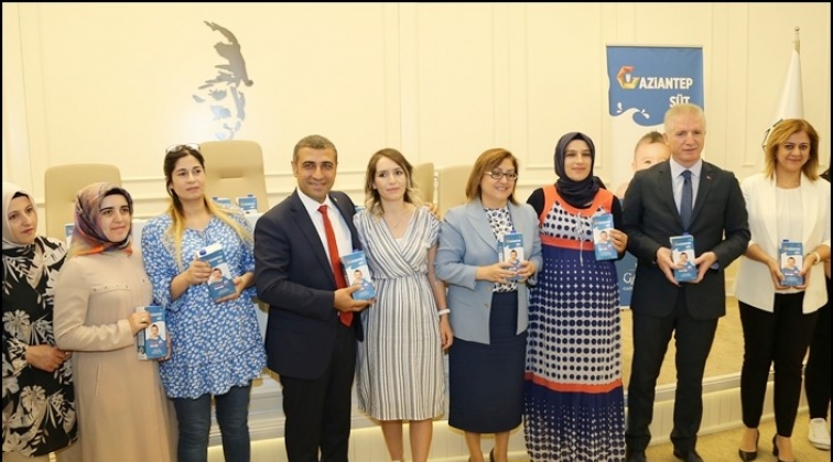 Hamile anne adaylarına ayda 8 litre s&uuml;t