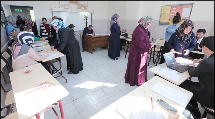 Hem meslek &ouml;ğrenecek hem de para kazanacaklar