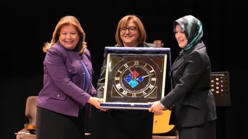 HKÜ’de 24 Kasım Öğretmenler Günü coşkusu