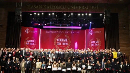 HK&Uuml;&rsquo;de &ldquo;Akademik &Ouml;d&uuml;l T&ouml;reni&rdquo; ger&ccedil;ekleştirildi