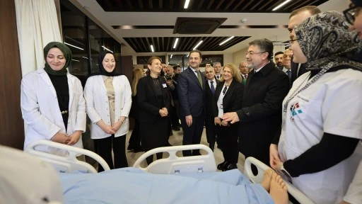 HK&Uuml;&rsquo;de Hemşirelik Sim&uuml;lasyon Merkezi ile İleri Araştırma ve Uygulama Laboratuvarı a&ccedil;ıldı