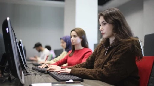 HKÜ, yeni ön lisans ve lisans programlarıyla büyüyor