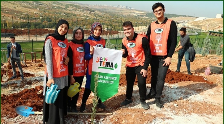 HK&Uuml;&rsquo;de fidanlar toprakla buluştu