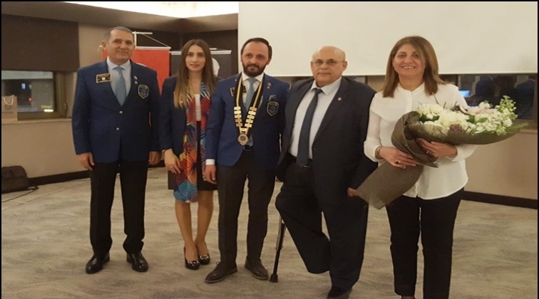 Hulusi Kalender'e 'Meslek Hizmet' &ouml;d&uuml;l&uuml;