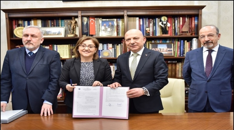 H&uuml;seyin ile Emu'nun &ouml;l&uuml;ms&uuml;z aşkı Gaziantep'te