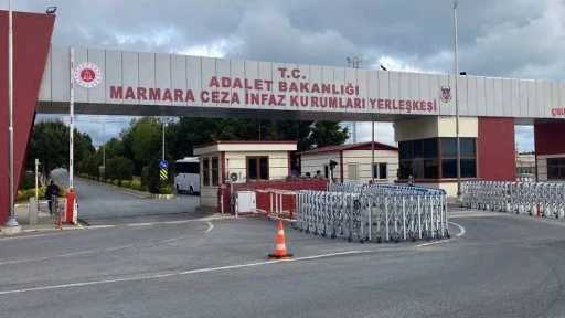 İBB davasında tahliye kararı verilenlerden 11'i hakkında yakalama kararı verildi