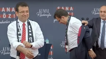 İmamoğlu oylama yaptı, ceketini &ccedil;ıkardı...