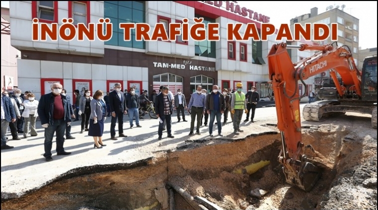 İn&ouml;n&uuml; Caddesi trafiğe kapandı!