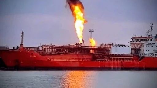 İstanbul Boğazı'na yaklaşan T&uuml;rk petrol gemisi vuruldu!