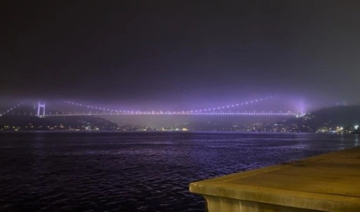İstanbul Boğazı'nda gemi trafiği askıya alındı