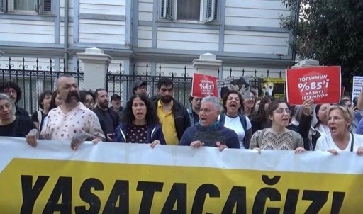 İstanbul'da AYM kararına tepki: 'Sokakta kalan tek bir dostumuz olsa da...'