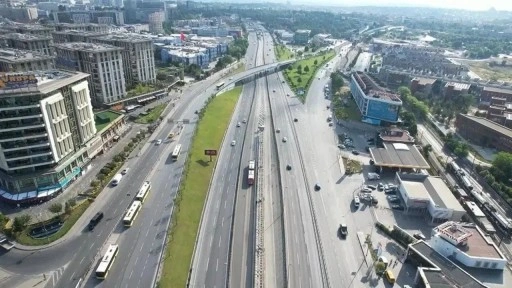 İstanbul'da yollar bomboş! Trafik neredeyse hiç yok