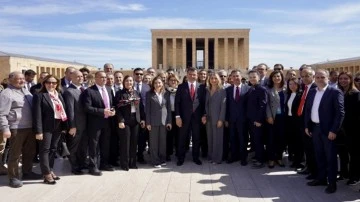 İstanbul'un CHP'li belediye başkanları Ata'nın huzuruna çıktı
